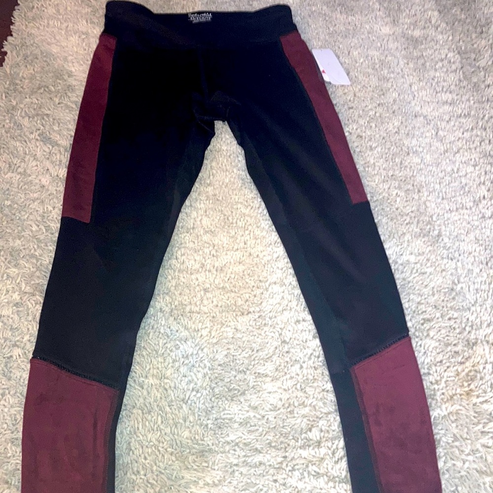 Splendid Black and Red Exercise Leggings , Size XS